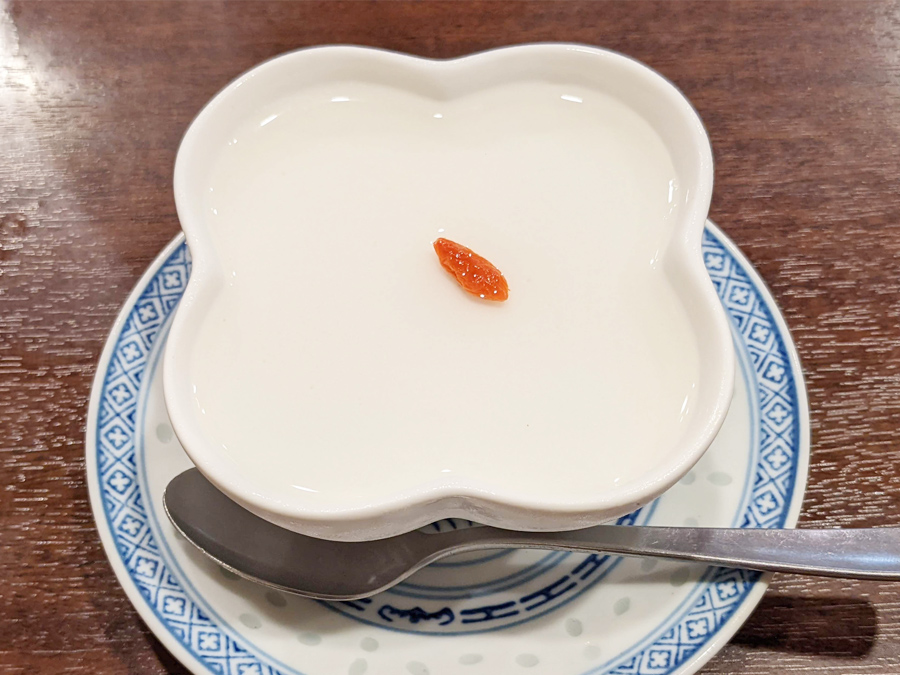 中国菜OIL(オイル)の4,000円コース、杏仁豆腐の写真